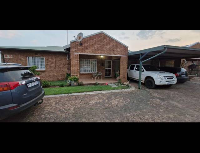 2 BEDROOM TOWNHOUSE FOR SALE IN SUNAIR PARK